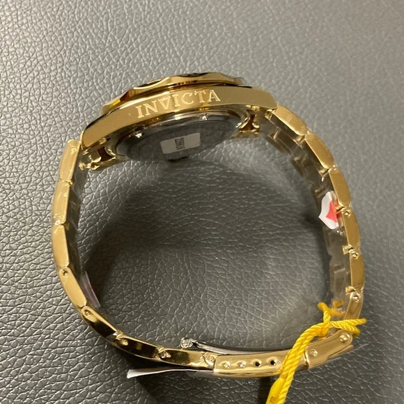 Invicta Men's Watch
- 38mm, Gold (47673) - Picture 3 of 6